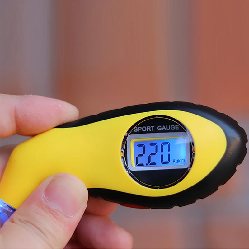 Digital tire pressure gauge