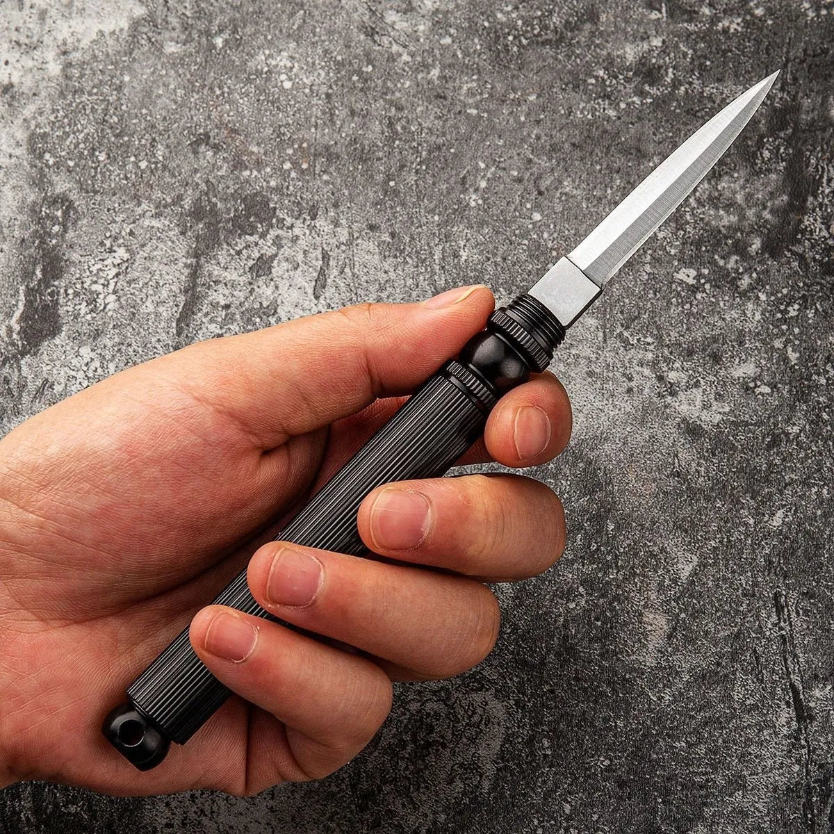 🔥Multifunctional self-defense window breaking tool folding knife【Buy 1 Free 1】